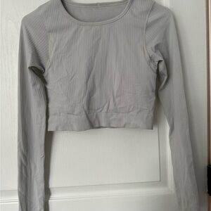 Lululemon Athletica Gray Fitted Crop Top Long Sleeve